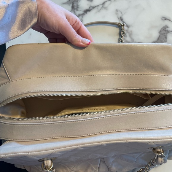 Authentic Chanel Iridescent calfskin Chic quilt bowling bag - Picture 12 of 16